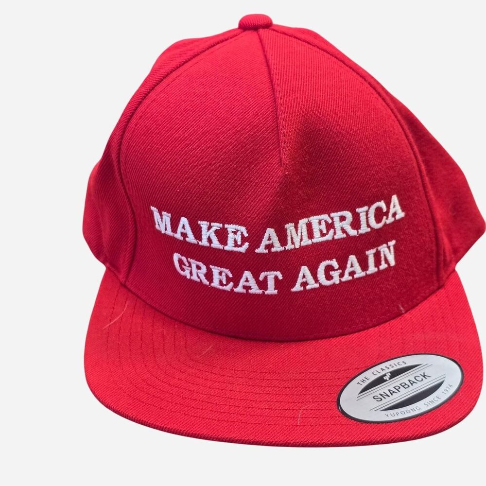 MAKE AMERICA GREAT AGAIN Men's adjustable snapback